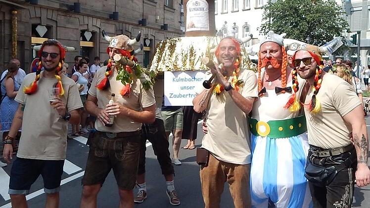 Am Sonntag fand ein Festzug zum Bierstadel statt. Foto: Horst Wunner