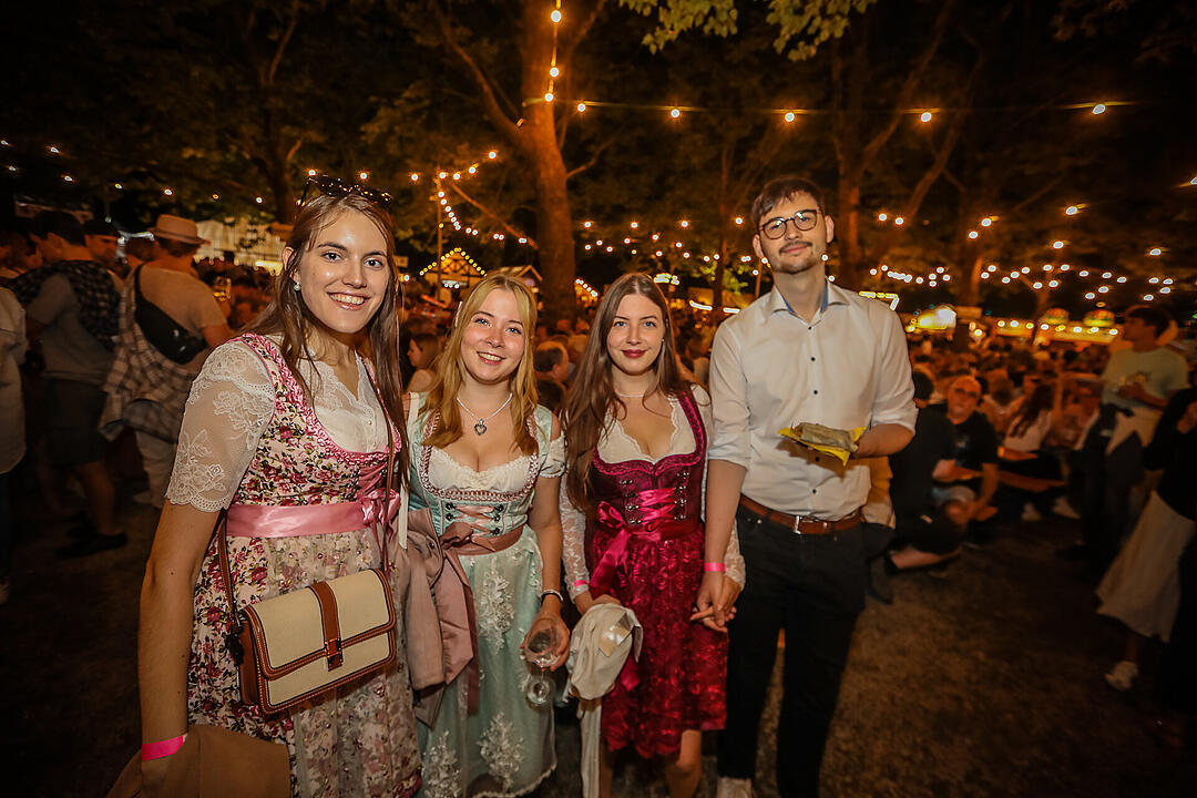 Impressionen vom größten Weinfest in Franken!