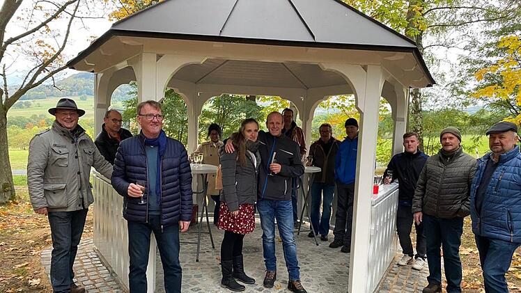 Thomas Löhrlein nutzte die Gunst der Stunden und machte seiner Freundin Katrin Nottenkämper prompt einen Heiratsantrag. Foto: Michaela Seiffert