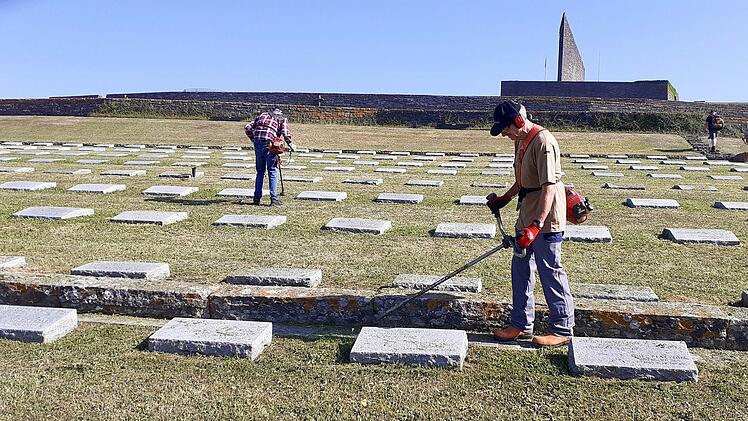 Am Soldatenfriedhof auf dem Futa-Pass in Italien absolvierten die Reservisten aus Großwenkheim wieder einen zweiwöchigen Arbeitseinsatz.