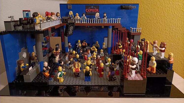 Fotostrecke: Legendärer fränkischer Nachtclub mit Legosteinen wieder zum Leben erweckt