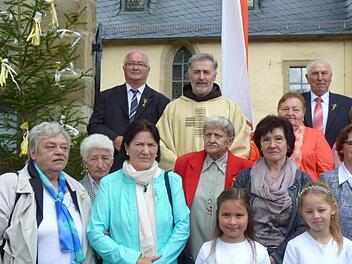 Sie gingen vor 60 und 65 Jahren zum ersten Mal zur heiligen Kommunion. Fotos: Stephan Stöckel