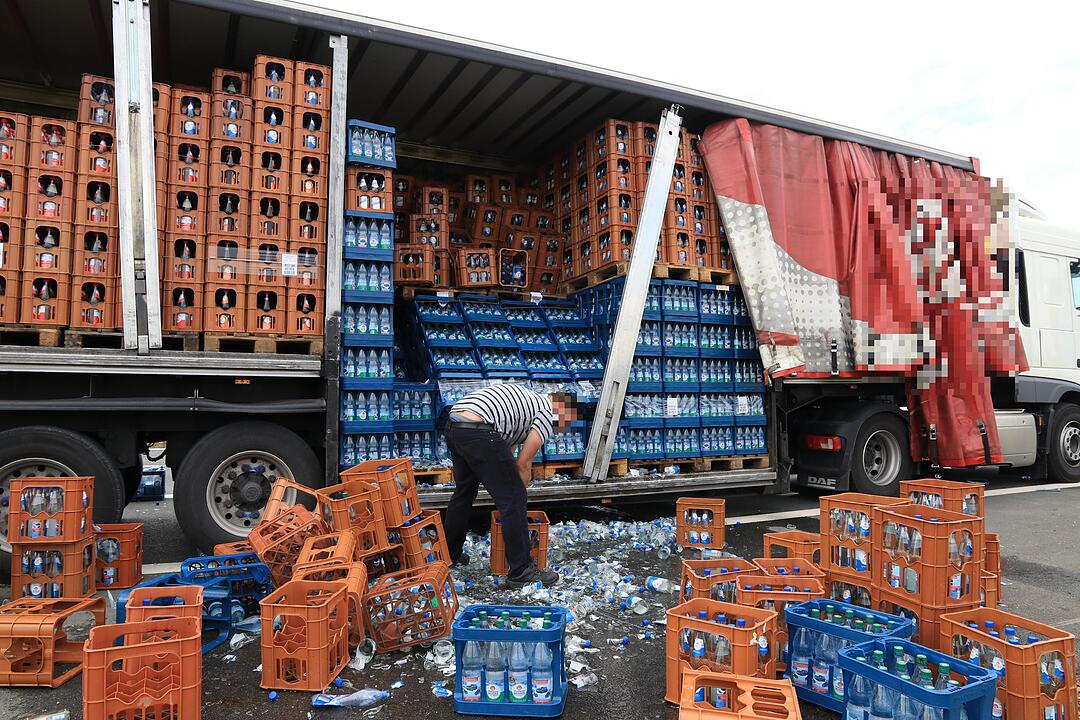 Mineralwasser auf der Autobahn: Und wieder wird gegafft