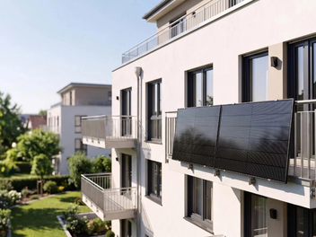 Was bifaziale Module am Balkon wirklich leisten: