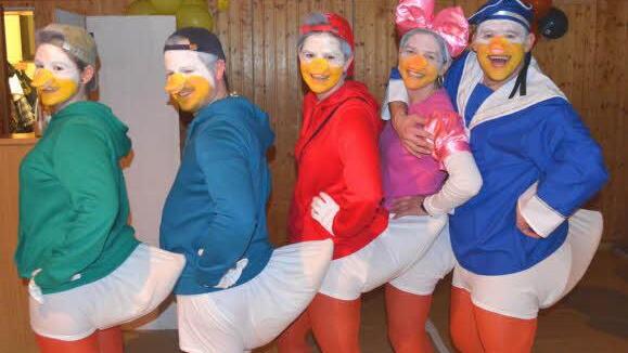 Die Duck Familie hatte sich prächtig für den Fasching herausgeputzt. Fotos: Thomas Micheel