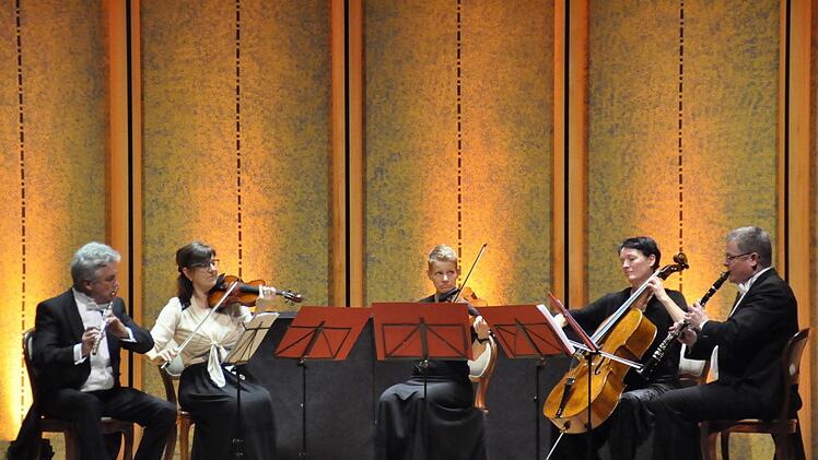 Das Haydn Ensemble Wiesbaden zeigte, welche ansprechende Musik im 18. Jahrhundert am Hof des bayerischen Kurfürsten Karl Theodor gespielt wurde. Foto: Peter Klopf