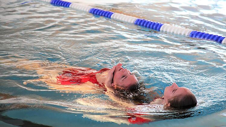 Schwimmtraining, wie hier im Eberner Hallenbad, kann derzeit nicht stattfinden, alle Veranstaltungen und Trainings sind aufgrund des Katastrophenfalls in Bayern abgesagt.  Foto: Michael Will