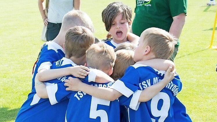 Die bisherige Spielgemeinschaft des TSV Mönchröden und FC Oberwohlsbach (hier die F-Junioren) wird ab der kommenden Spielzeit auf die SG Rödental und den VfB Einberg ausgedehnt.  Foto: privat