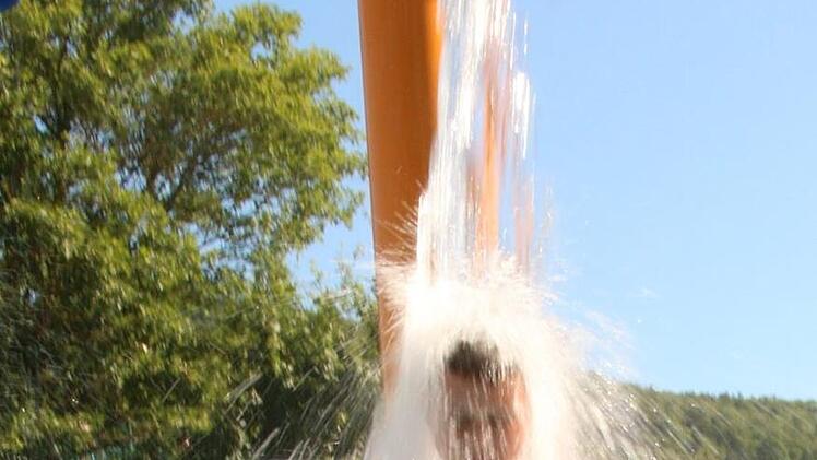 Wer kann, sucht zurzeit ein Freibad auf.  Josef Hofbauer