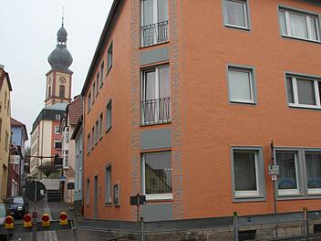 Die Geschäftsstelle der Baugenossenschaft Bad Brückenau in der Unterhainstraße wurde heuer saniert. Foto: Ulrike Müller