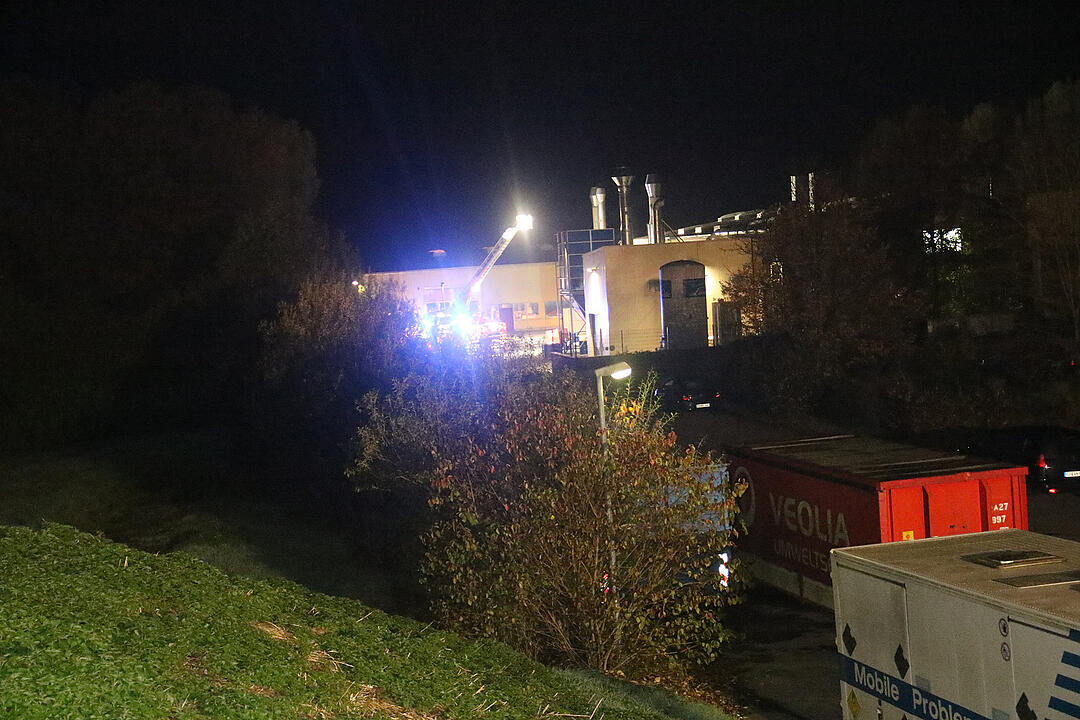 Rödental: Großbrand in Recycling-Betrieb