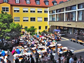 Bis in den Abend feierte am Samstag die Schulfamilie das 50-jährige Bestehen der Jakob-Kaiser-Realschule.