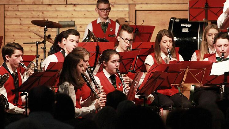 Impressionen vom Konzert des Jugendorchesters und des Musikvereins Rödental in der Franz-Goebel-Halle.Foto: Jochen Berger