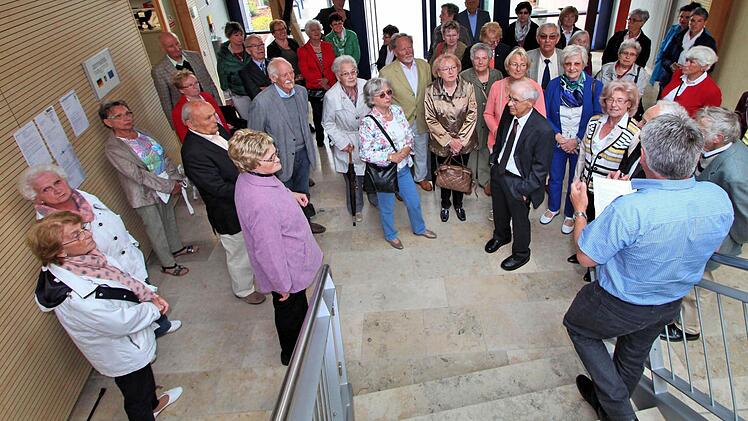 Besichtigung im Bestatterzentrum. Foto: Britz