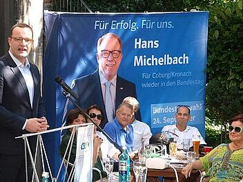 Jens Spahn, Mitglied des CDU-Pr&auml;sidiums, wagte sich in CSU-Gefilde und sprach am Samstag bei einem Sommerempfang des BundestagsabgeordnetenHans Michelbach (CSU).  Foto: Christoph Winter
