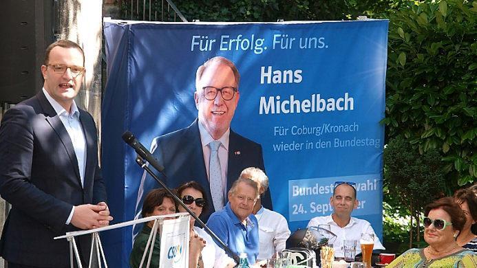 Jens Spahn, Mitglied des CDU-Pr&auml;sidiums, wagte sich in CSU-Gefilde und sprach am Samstag bei einem Sommerempfang des BundestagsabgeordnetenHans Michelbach (CSU).  Foto: Christoph Winter