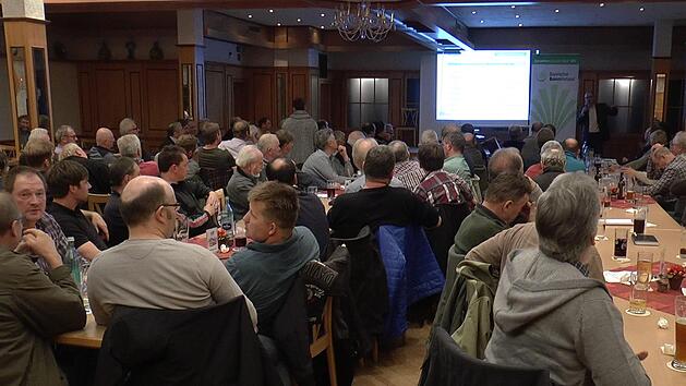 Rund 120 Ortsobm&auml;nner nahmen an der Tagung im Hotel-Weingut Goger in Sand teil. Christian Licha