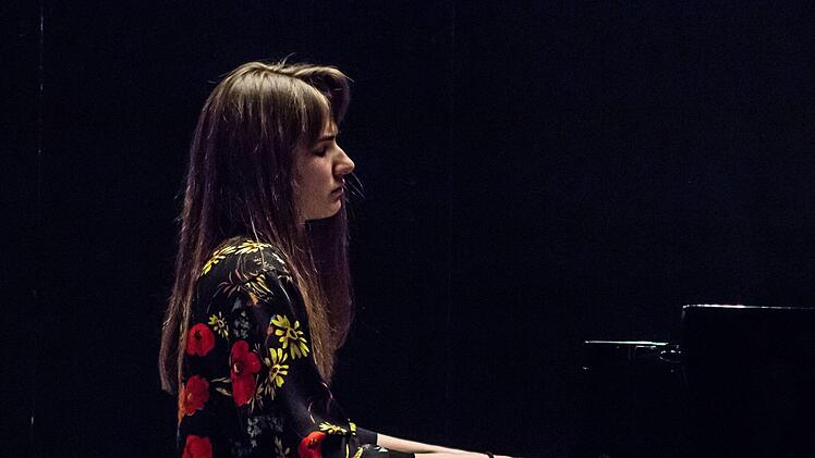 Ein anspruchsvolles Programm mit Werken von Bach bis Skrjabin gestaltete die junge Pianistin Aurelia Shimkus bei ihrem Coburg-Debüt beim "Verein" im HUK-Foyer.Foto: Jochen Berger