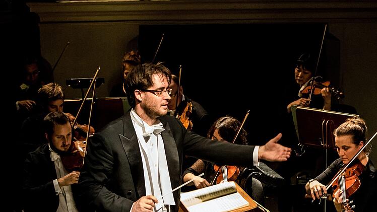 Im November dirigierte Daniel Carter ein Sinfoniekonzert-Programm im Landestheater Coburg.Foto: Jochen Berger