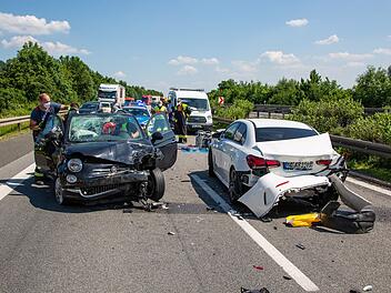 Auf der A70 von Bamberg in Richtung Schweinfurt kam es am Freitag (18.06.2021) zu einem Verkehrsunfall am Stauende.