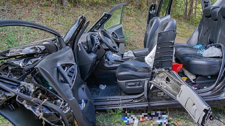 Schwerer Unfall auf Staatsstra&szlig;e in Ipsheim