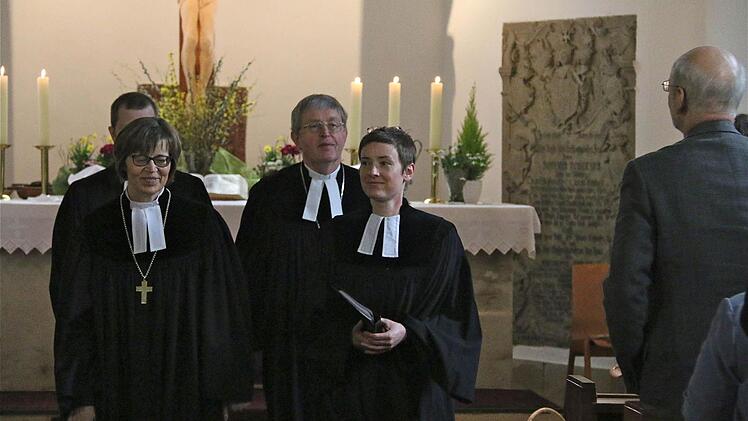 Feierliche Ordination in Waizenbach. Foto: Gerd Schaar