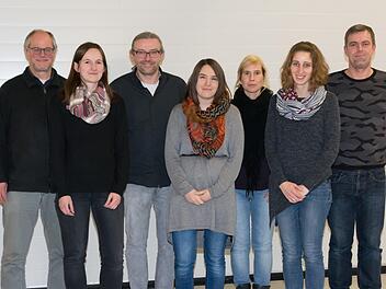 Pater Markus Reis, Katharina Derr (Caritasverband), Marc Döhler, Michelle Bieber, Caroline Büscher, Verena Katzenberger und Jan Schötz (von links bei der Versammlung. Björn Hein