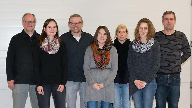 Pater Markus Reis, Katharina Derr (Caritasverband), Marc Döhler, Michelle Bieber, Caroline Büscher, Verena Katzenberger und Jan Schötz (von links bei der Versammlung. Björn Hein