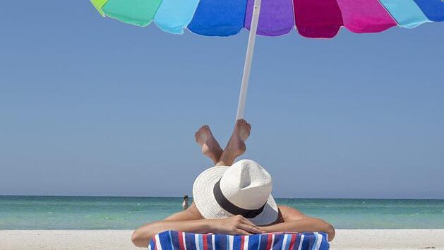 Gesunde Sonnenbräune würde es nicht geben - Experten raten vom  Vorbräunen ab. Foto: TerriC/ pixabay