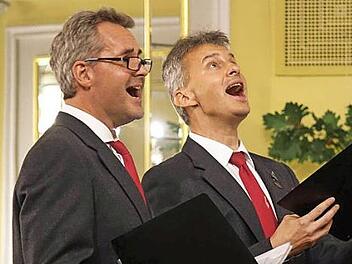 "O Donna Clara" sang das Vokalensemble, und der Beifall im Romantiksaal wollte nicht enden.