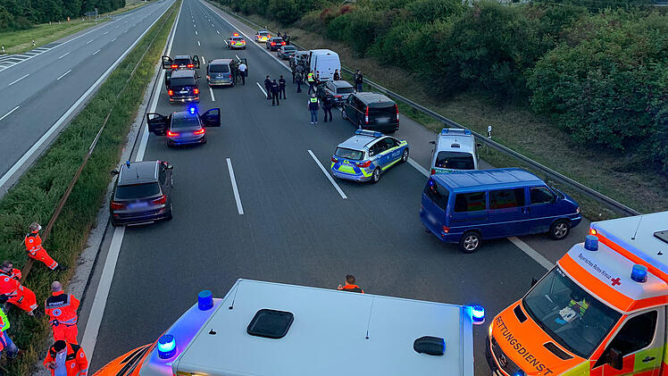 Angriff im Reisebus: Autobahn 9 voll gesperrt