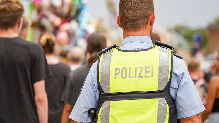 Hofer Volksfest 2025 beendet: Polizei zieht positive Bilanz und sucht Pfeffersprayer