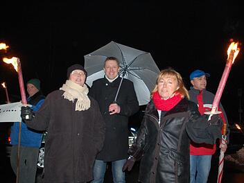 Marco Steiner (Mitte) bei einer Demo gegen die 380 kV-Leitung im Coburger Land. Er wird als Kandidat der Freien Wähler für das Amt des Bürgermeisters in Rödental gehandelt. Foto: Rainer Lutz