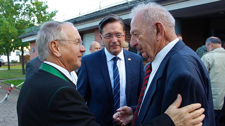 Bürgermeister unter sich, von links: Josef Ober, Karsten Fischkal und Adelsdorfs Altbürgermeister Ewald Münch.  Foto: Evi Seeger