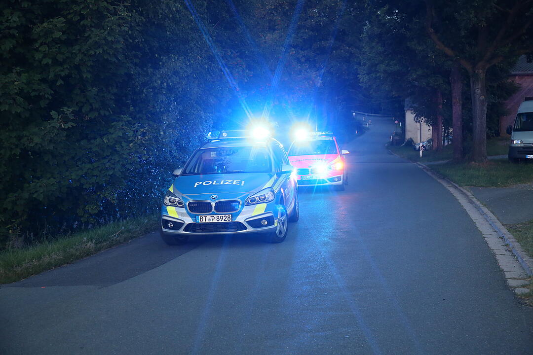 Unfall bei Rehau: Fahranfänger baut Unfall - drei Verletzte
