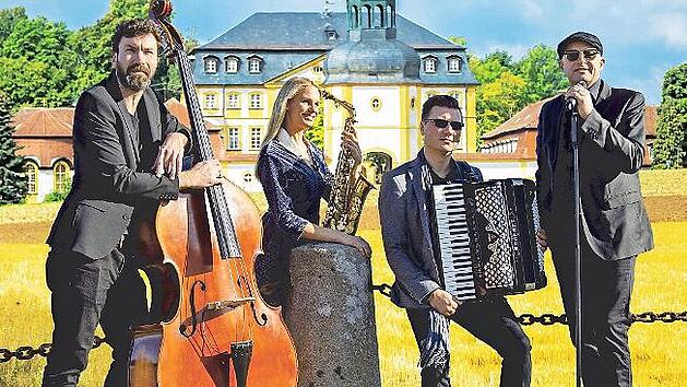 „Les quatre baguettes“ spielen auf Schloss Jägersburg.