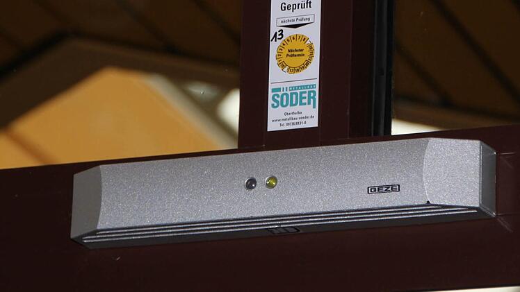 In der Realschule (sowie im Gymnasium) wurden nachträglich Brandschutztüren eingebaut. Hier ist der Landkreis verantwortlich. Foto: Ulrike Müller