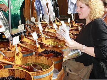 Coburg: Jahrmarktsaison endet mit Martinimarkt - zahlreiche H&auml;ndler bieten Produktvielfalt