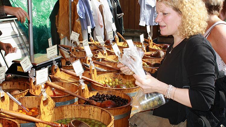 Coburg: Jahrmarktsaison endet mit Martinimarkt - zahlreiche Händler bieten Produktvielfalt