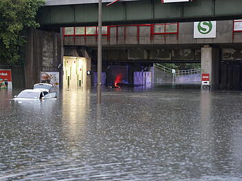 Unwetter in Nürnberg: Fernwärmestationen "erheblich beschädigt" - Anwohner ohne Warmwasser und Strom Unwetter in Nürnberg: Fernwärmestationen "erheblich beschädigt" - Anwohner ohne Warmwasser und Strom