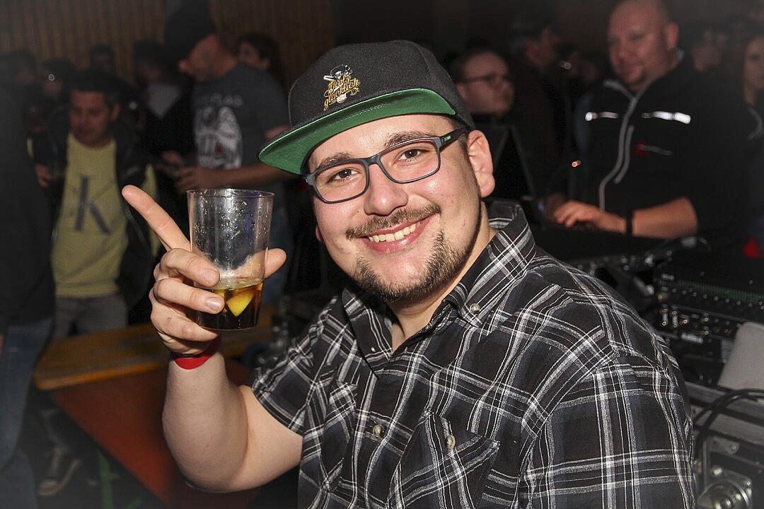 Mit vielen Party-Songs der 80er & 90er und Rock-Pop Klassikern