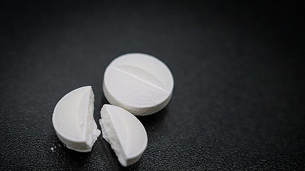 Die Tablettenhälften dürfen nach dem Teilen nicht unterschiedlich groß sein.