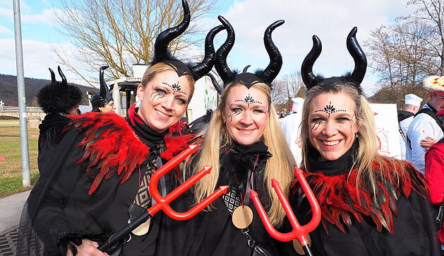 Wildes Faschingstreiben in Steinach an der Saale.