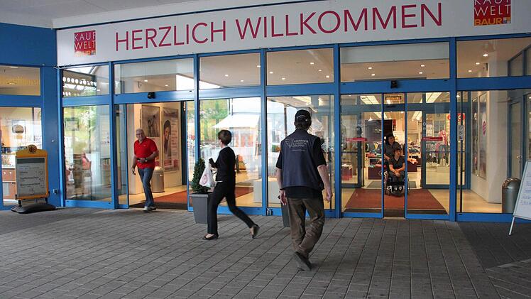 Willkommen in der Einkaufswelt bei Baur - so sieht es momentan aus. Künftig soll der Weg in ein Einkaufzentrum mit vielen verschiedenen Geschäften führen. Foto: Stephan Stöckel