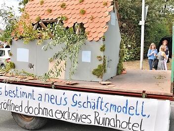 Ein verfallender Bauernhof in Burgweisach wurde thematisiert.