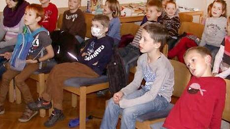 In den Allerheiligenferien nahm Linus (mitte mit Mundtuch) an einem Kinderbibeltag in seiner Heimatgemeinde teil. Foto: Horst Schneider