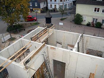 rdgeschoss und Zwischendecke des Rathausanbaus in Michelau sind fertig gestellt. Foto: Andreas Welz