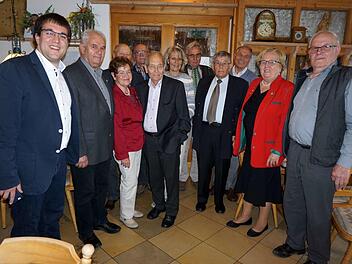 Die neugewählte Vorstandschaft der Senioren-Union mit Konrad Körner (links)  Foto: Richard Sänger