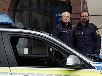 Alfons Hausmann (links), Leiter der Polizeiinspektion Hammelburg, hat mit Oliver Ebert einen neuen Stellvertreter. Foto: Arkadius Guzy