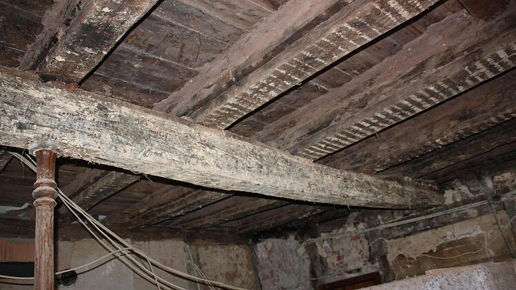 Die Faschingsveranstaltungen des N&uuml;dlinger Heimatvereins werden heuer wohl noch in der Alten Schule stattfinden. Aber das Hoffest im Sommer k&ouml;nnte wom&ouml;glich schon wieder im dann frisch renovierten Museumsgasthaus "Stern" stattfinden. Das h&auml;lt der B&uuml;rgermeister f&uuml;r realistisch. Kerstin V&auml;th